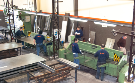 hombres trabajando