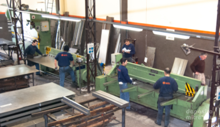 hombres trabajando
